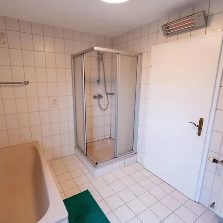 Businesshaus In Ruhiger Lage Appartement *