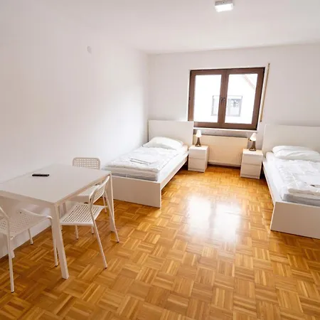 Businesshaus In Ruhiger Lage Appartement